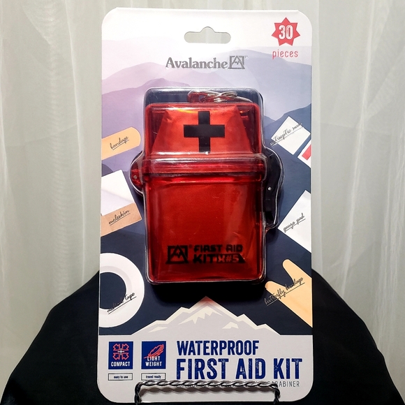 Avalanche NWT 30 Piece Waterproof First Aid Kit - Picture 2 of 9